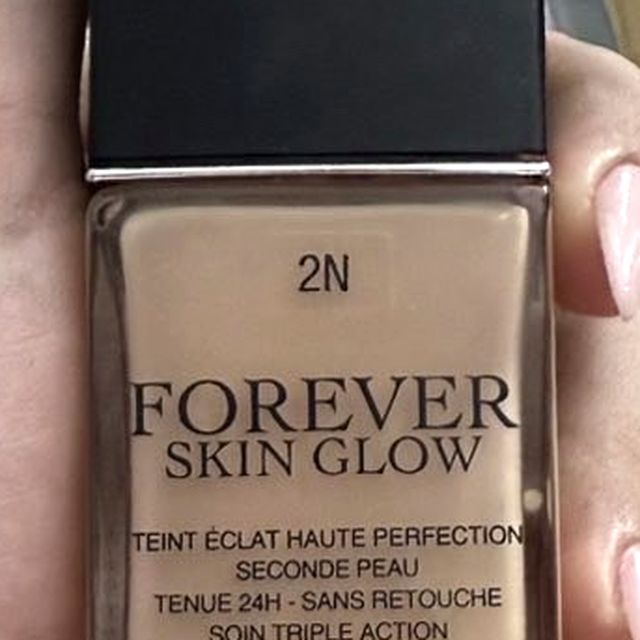 Dior Forever Skin Glow foundation in shade 2N from the kit