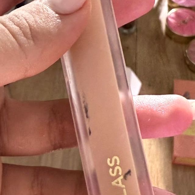 Hourglass Vanish Airbrush Concealer tube